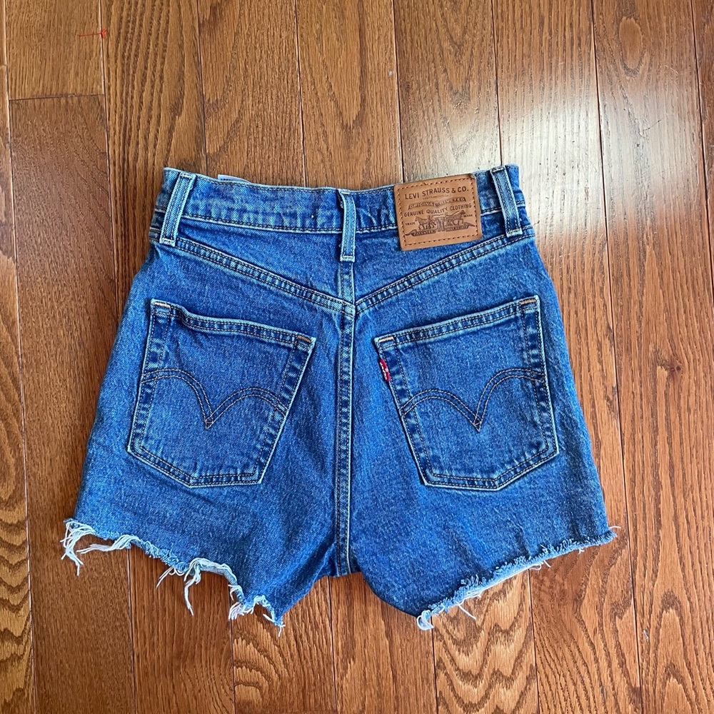 Levi’s ribcage shorts
